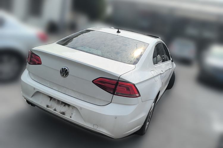 Used Volkswagen Lamando 2015 280TSI DSG Comfort Edition Rear Right 45 Deg