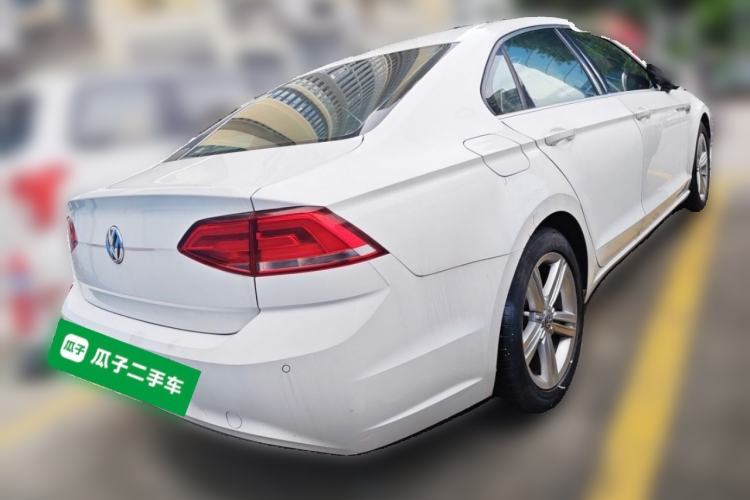Used Volkswagen Lamando 2015 280TSI DSG Comfort Edition Rear Right 45 Deg