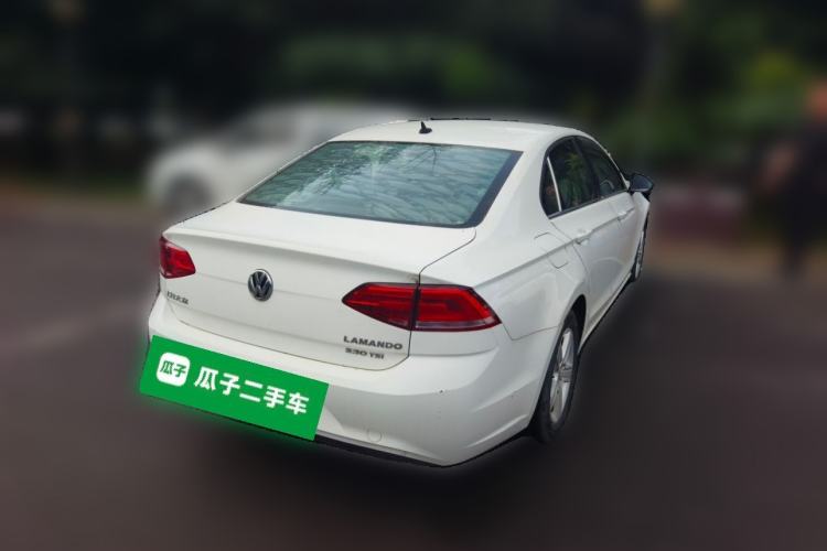 Used Volkswagen Lamando 2015 230TSI DSG Fashion Edition Rear Right 45 Deg