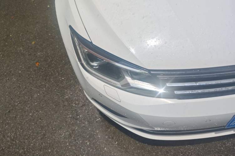 Used Volkswagen Lamando 2015 330TSI DSG Luxury Edition Right Front Headlight