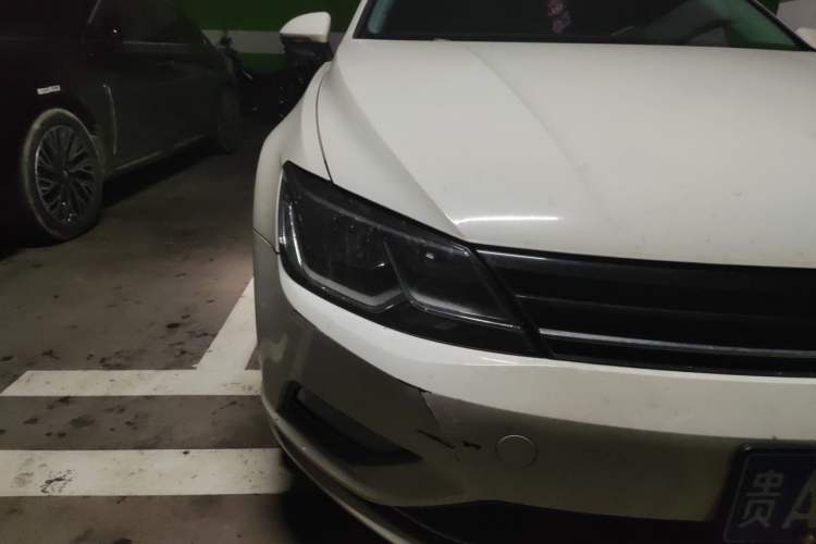 Used Volkswagen Lamando 2015 280TSI DSG Comfort Edition Right Front Headlight