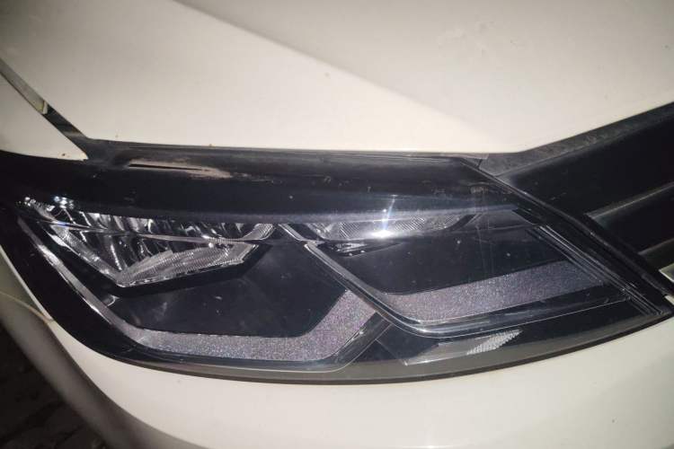 Used Volkswagen Lamando 2015 230TSI DSG Fashion Edition Right Front Headlight