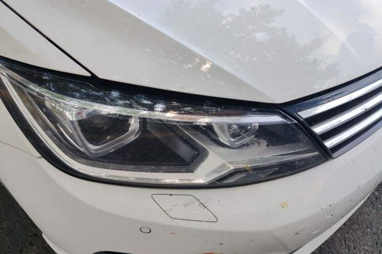 Used Volkswagen Lamando 2015 330TSI DSG Luxury Edition Right Front Headlight