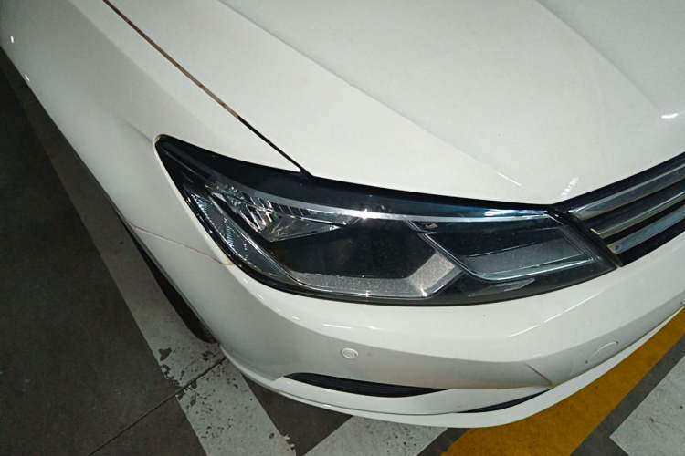 Used Volkswagen Lamando 2015 230TSI DSG Fashion Edition Right Front Headlight