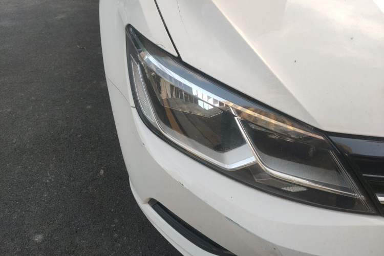 Used Volkswagen Lamando 2015 230TSI DSG Fashion Edition Right Front Headlight
