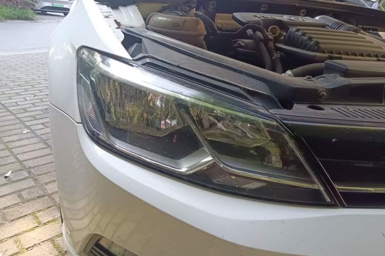 Used Volkswagen Lamando 2015 230TSI DSG Fashion Edition Right Front Headlight