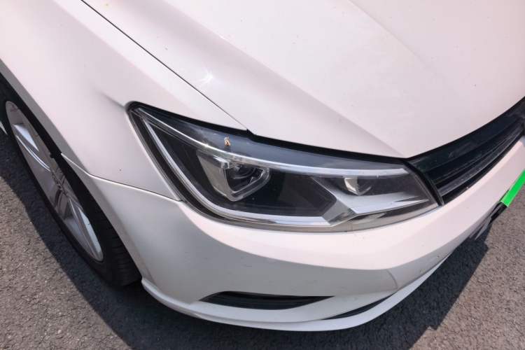 Used Volkswagen Lamando 2015 280TSI DSG Comfort Edition Right Front Headlight
