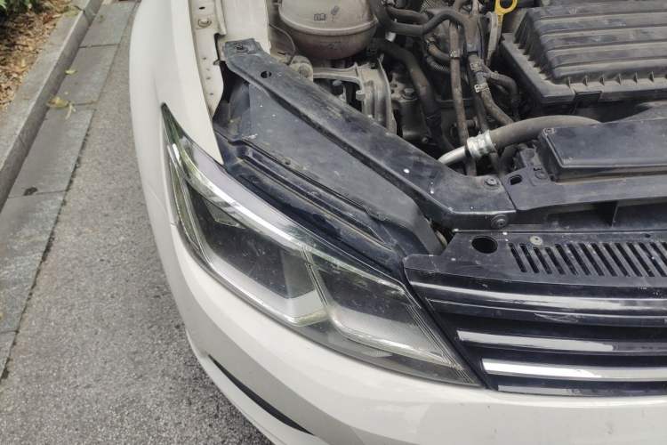 Used Volkswagen Lamando 2015 280TSI DSG Comfort Edition Right Front Headlight