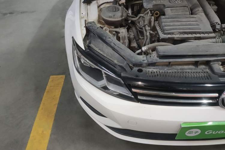 Used Volkswagen Lamando 2015 230TSI DSG Fashion Edition Right Front Headlight