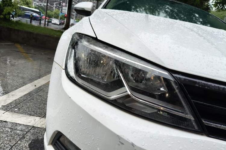 Used Volkswagen Lamando 2015 280TSI DSG Comfort Edition Right Front Headlight