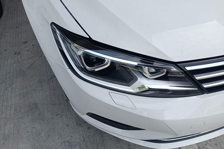Used Volkswagen Lamando 2015 280TSI DSG Luxury Edition Right Front Headlight