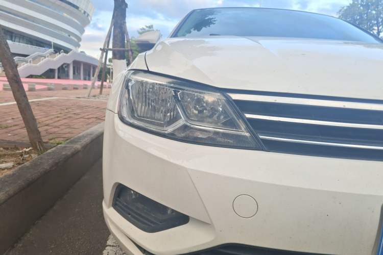 Used Volkswagen Lamando 2015 230TSI DSG Fashion Edition Right Front Headlight