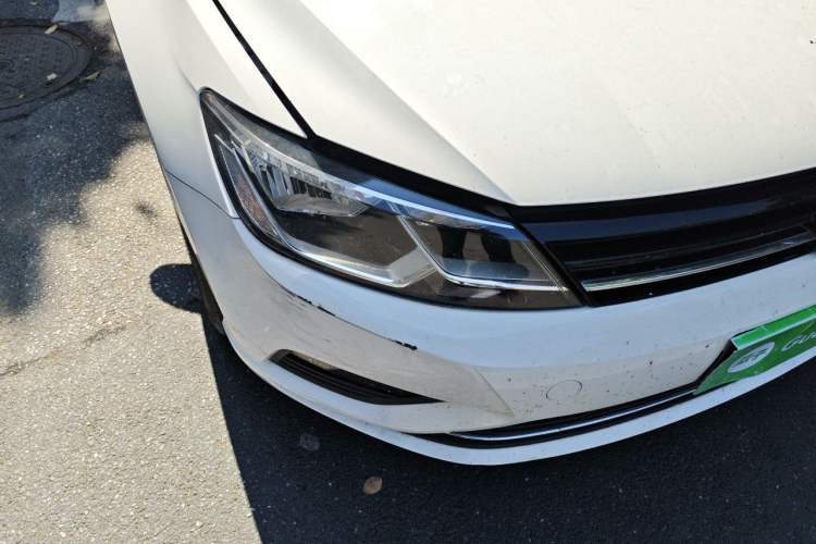 Used Volkswagen Lamando  Right Front Headlight