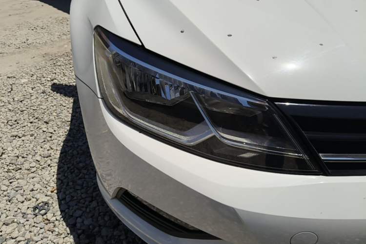 Used Volkswagen Lamando 2015 280TSI DSG Comfort Edition Right Front Headlight