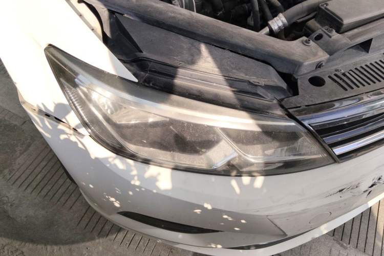 Used Volkswagen Lamando 2015 280TSI DSG Comfort Edition Right Front Headlight