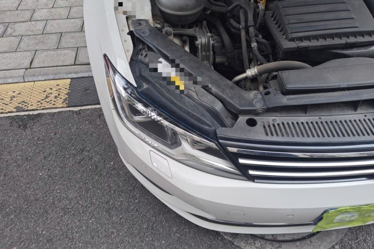 Used Volkswagen Lamando 2015 280TSI DSG Luxury Edition Right Front Headlight