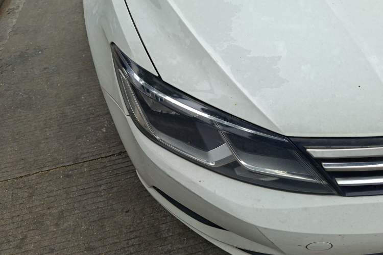 Used Volkswagen Lamando 2015 230TSI DSG Fashion Edition Right Front Headlight