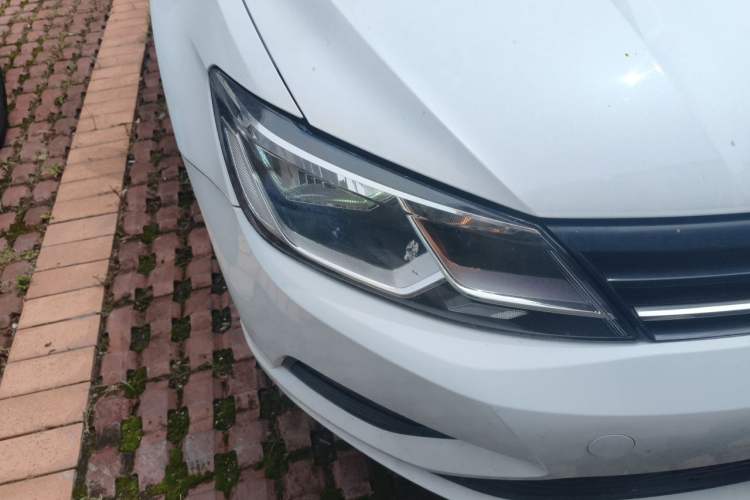 Used Volkswagen Lamando 2015 230TSI DSG Fashion Edition Right Front Headlight