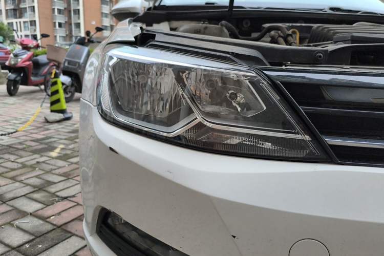 Used Volkswagen Lamando 2015 230TSI DSG Fashion Edition Right Front Headlight