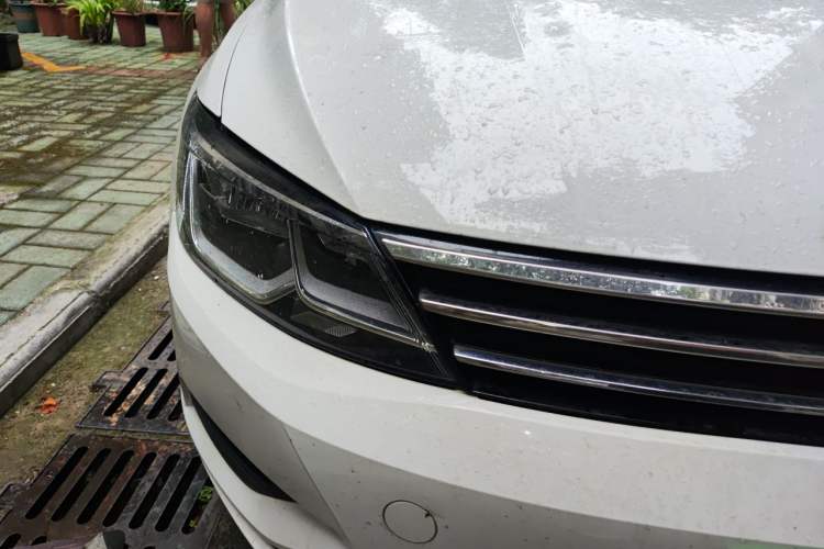 Used Volkswagen Lamando 2015 230TSI DSG Fashion Edition Right Front Headlight