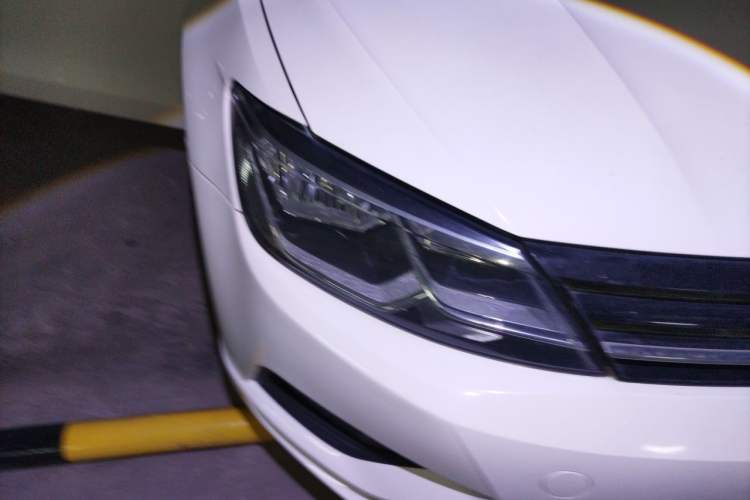Used Volkswagen Lamando 2015 280TSI DSG Comfort Edition Right Front Headlight