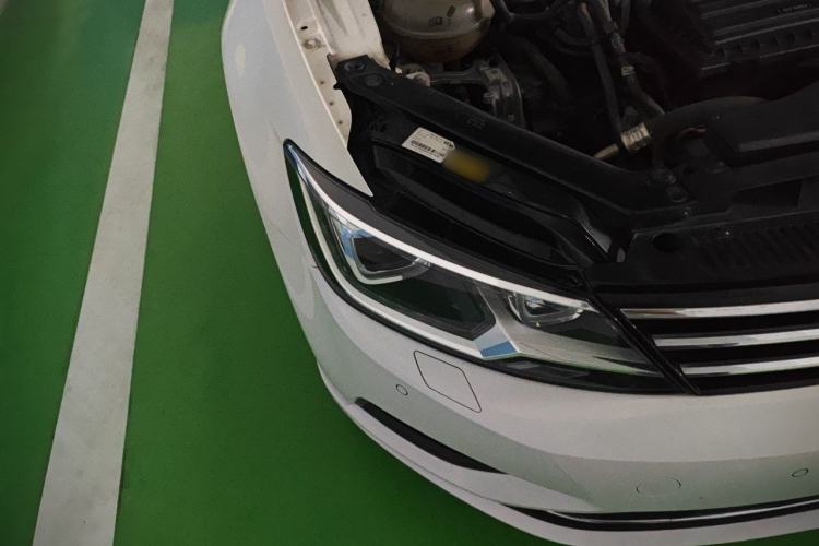 Used Volkswagen Lamando 2015 280TSI DSG Luxury Edition Right Front Headlight