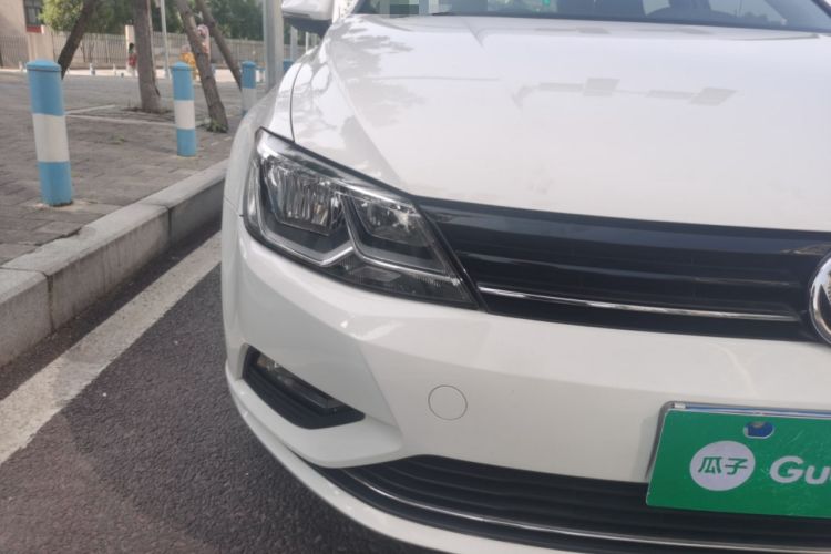 Used Volkswagen Lamando 2015 280TSI DSG Comfort Edition Right Front Headlight