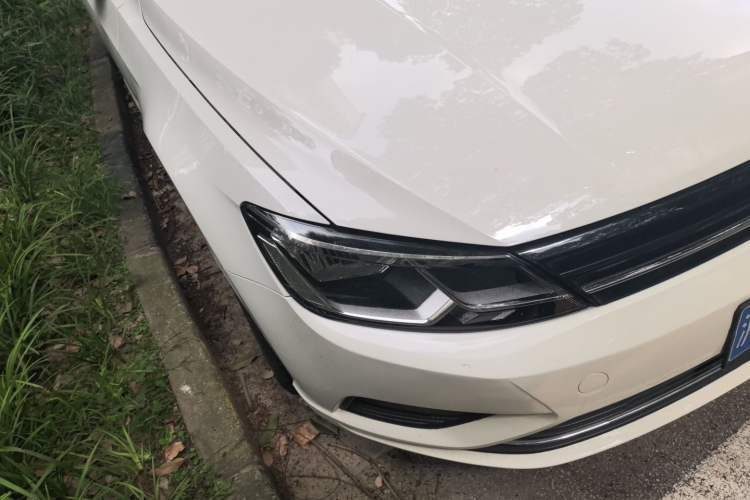 Used Volkswagen Lamando 2015 280TSI DSG Comfort Edition Right Front Headlight