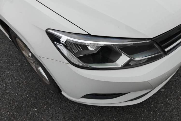 Used Volkswagen Lamando 2015 230TSI DSG Fashion Edition Right Front Headlight