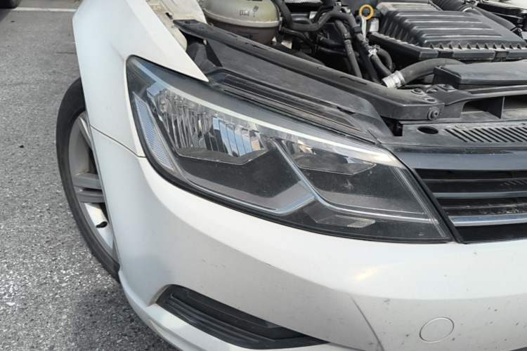 Used Volkswagen Lamando 2015 280TSI DSG Comfort Edition Right Front Headlight