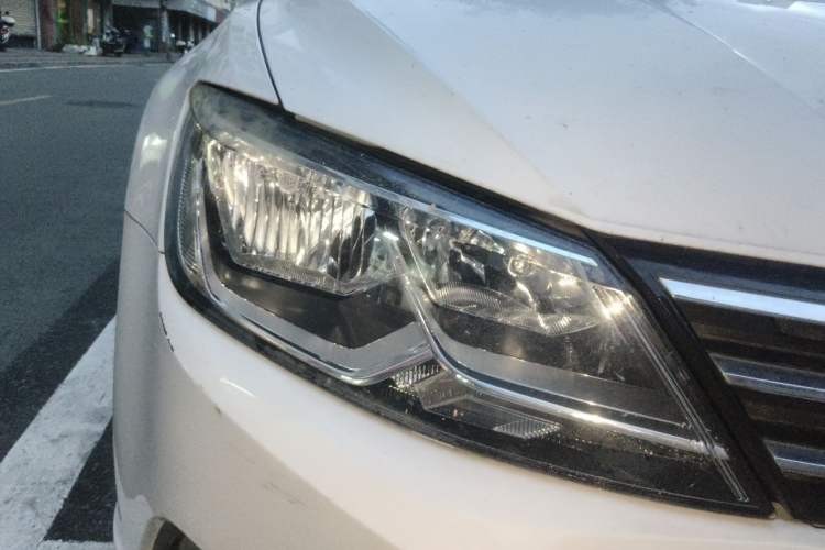 Used Volkswagen Lamando 2015 330TSI DSG Comfort Edition Right Front Headlight