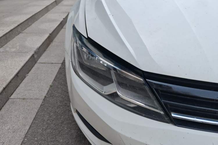 Used Volkswagen Lamando 2015 280TSI DSG Comfort Edition Right Front Headlight