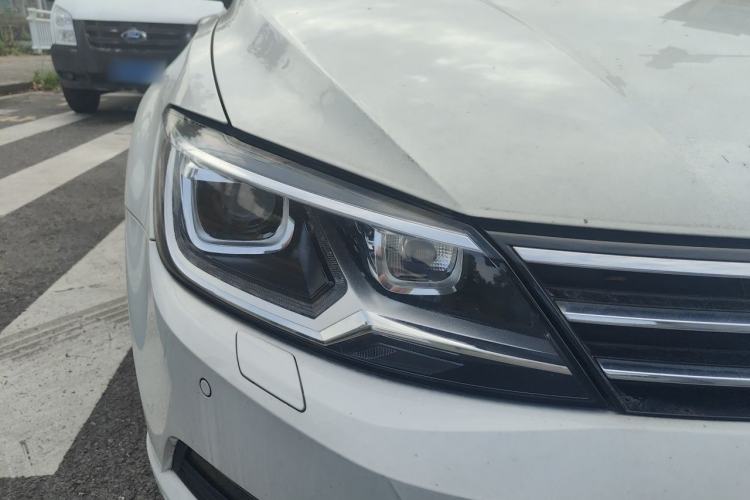 Used Volkswagen Lamando 2015 280TSI DSG Luxury Edition Right Front Headlight