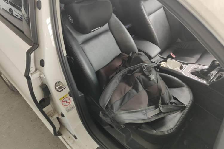 Used Volkswagen Lamando 2015 230TSI DSG Fashion Edition Right Front Seat