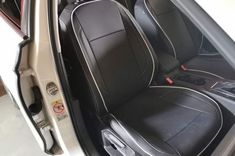 Used Volkswagen Lamando 2015 230TSI DSG Fashion Edition Right Front Seat