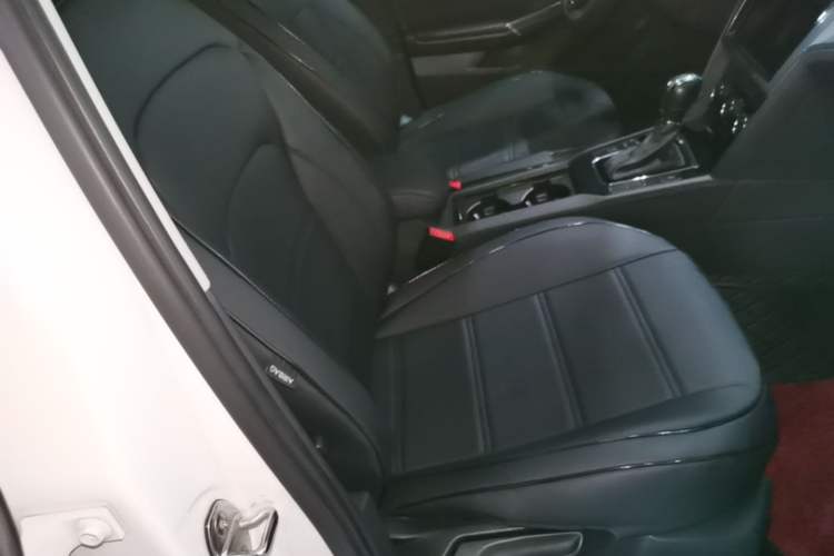Used Volkswagen Lamando 2015 280TSI DSG Comfort Edition Right Front Seat