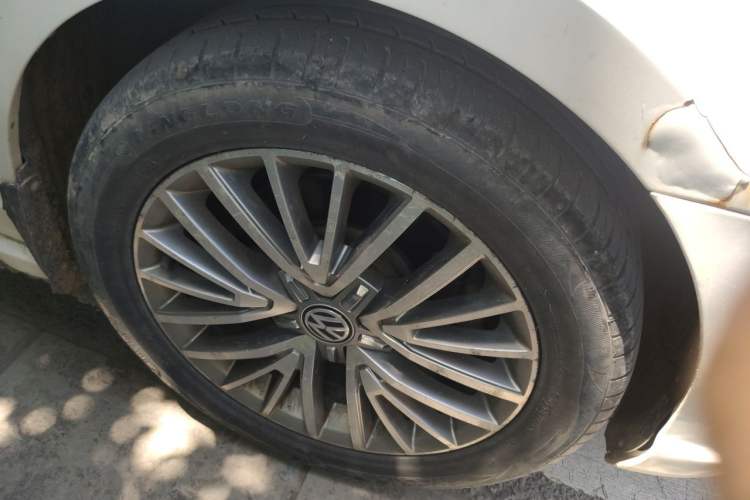 Used Volkswagen Lamando 2015 330TSI DSG Luxury Edition Right Front Wheel Hub