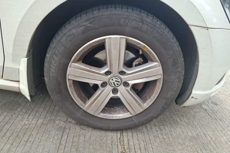 Used Volkswagen Lamando 2015 230TSI DSG Fashion Edition Right Front Wheel Hub