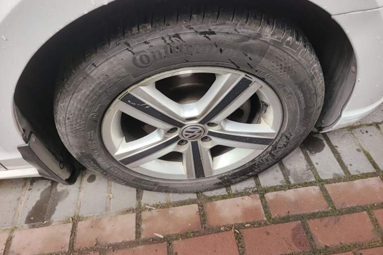 Used Volkswagen Lamando 2015 230TSI DSG Fashion Edition Right Front Wheel Hub