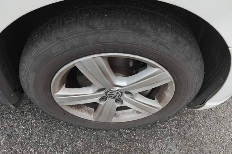 Used Volkswagen Lamando 2015 230TSI DSG Fashion Edition Right Front Wheel Hub