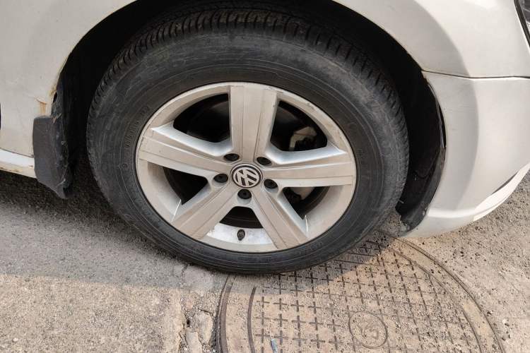 Used Volkswagen Lamando 2015 230TSI DSG Fashion Edition Right Front Wheel Hub