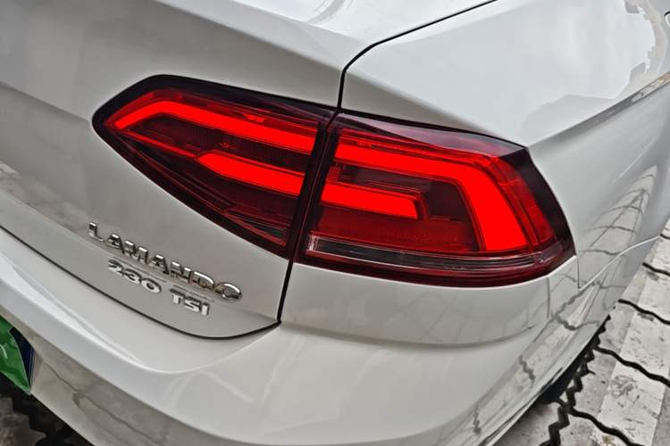 Used Volkswagen Lamando 2015 230TSI DSG Fashion Edition Right Rear Taillight