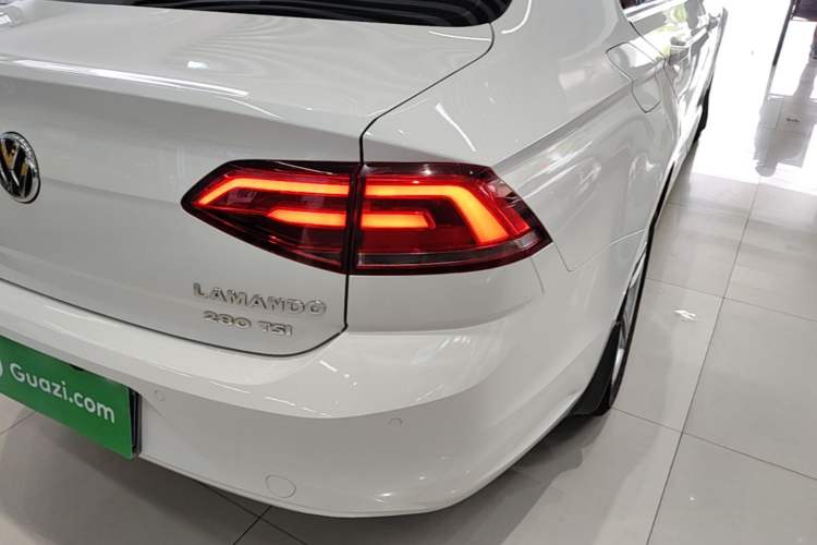 Used Volkswagen Lamando 2015 280TSI DSG Comfort Edition Right Rear Taillight