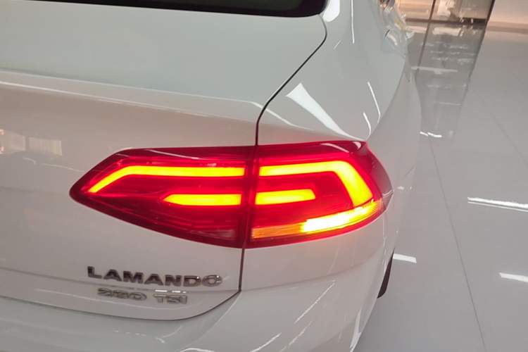 Used Volkswagen Lamando 2015 280TSI DSG Comfort Edition Right Rear Taillight