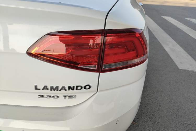 Used Volkswagen Lamando 2015 330TSI DSG Luxury Edition Right Rear Taillight