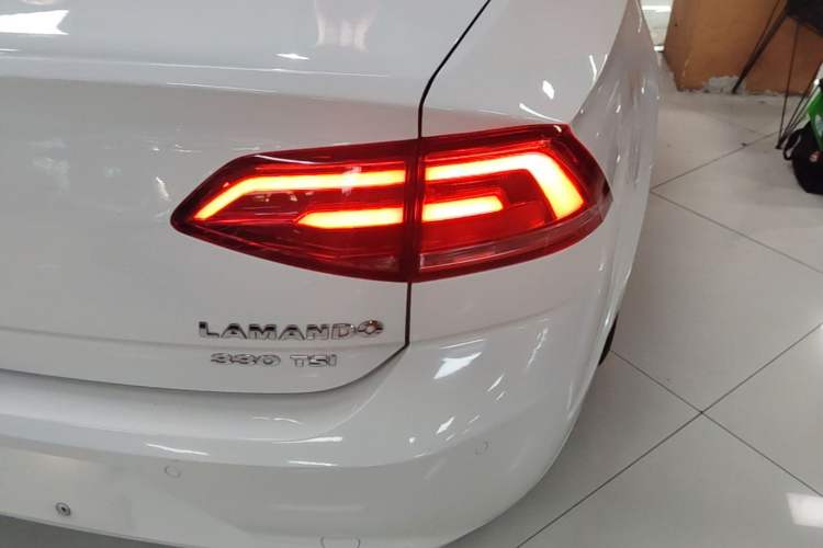 Used Volkswagen Lamando 2015 330TSI DSG Comfort Edition Right Rear Taillight