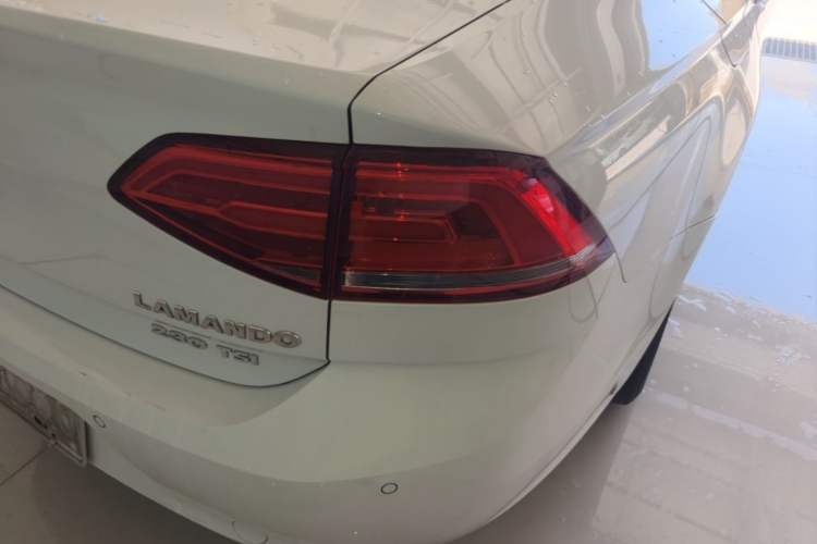 Used Volkswagen Lamando 2015 230TSI DSG Fashion Edition Right Rear Taillight