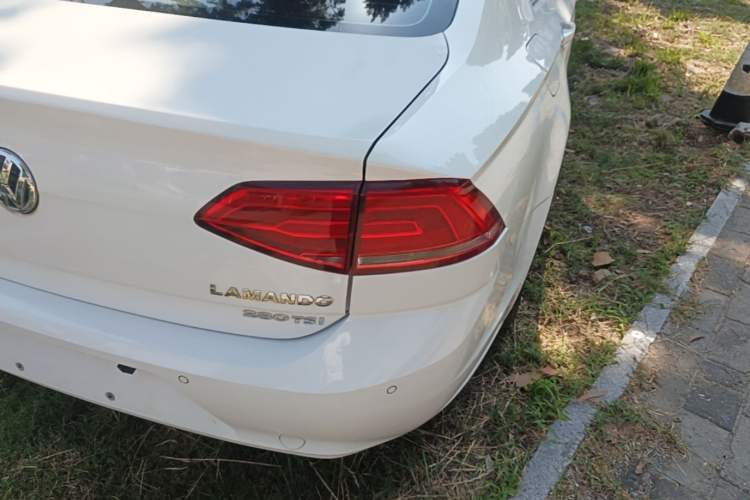 Used Volkswagen Lamando 2015 280TSI DSG Comfort Edition Right Rear Taillight