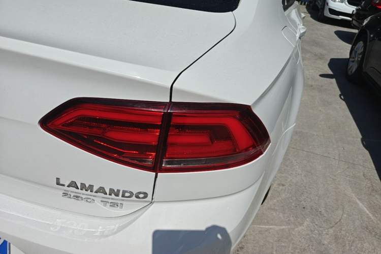 Used Volkswagen Lamando 2015 230TSI DSG Fashion Edition Right Rear Taillight