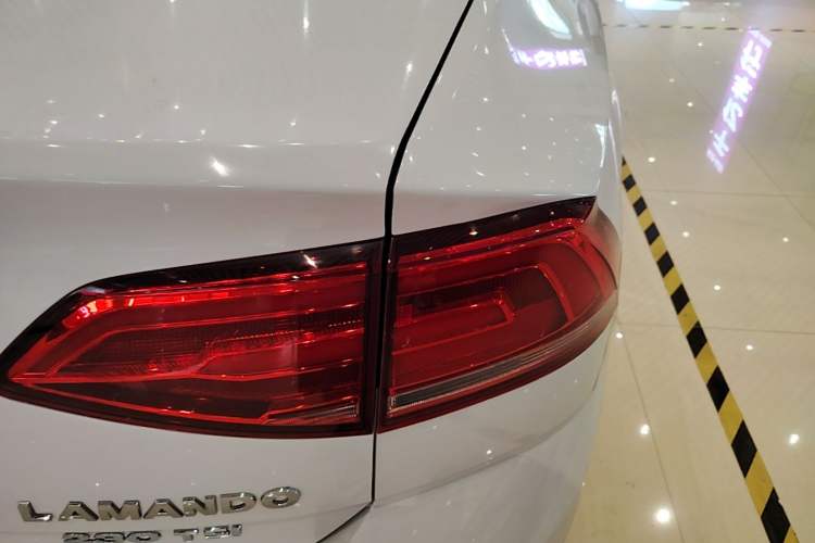 Used Volkswagen Lamando 2015 230TSI Manual Trend Edition Right Rear Taillight